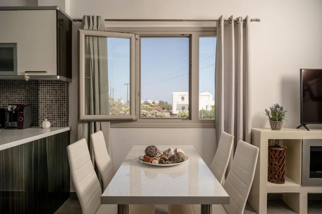 In The Heart Of Fira & Free Pool - Nychteri Suite Fira (Santorini) Exterior foto