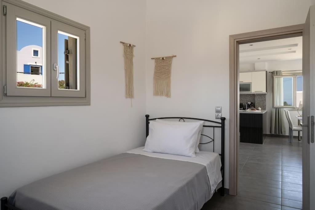 In The Heart Of Fira & Free Pool - Nychteri Suite Fira (Santorini) Exterior foto